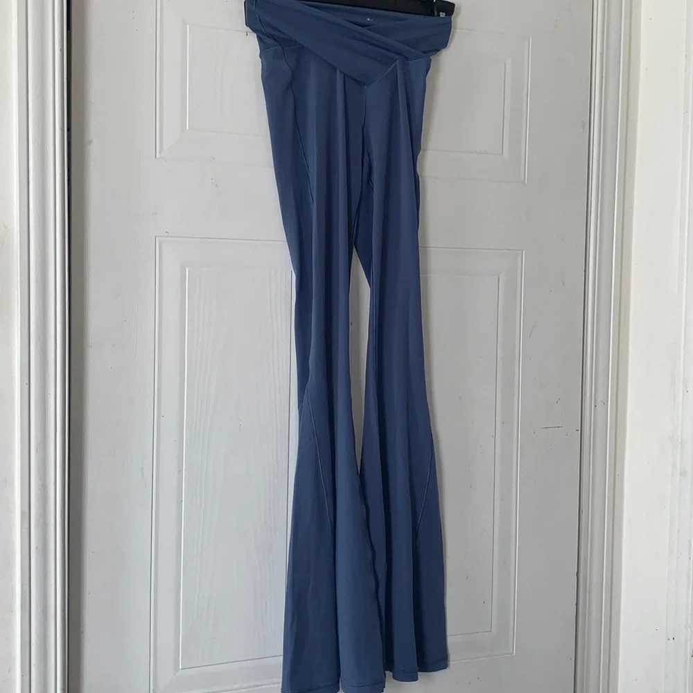 Aerie Flare leggings size xs short inseam - Picture 2 of 7